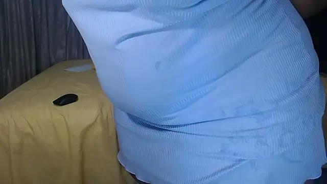 BIGBOOTYXX29 online show from 11/14/25, 02:48