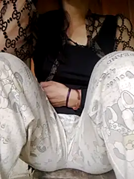 Snapshot of molly-xx chatting on 06/10/26, 11:50 molly-xx online show from 06/10/26, 11:50