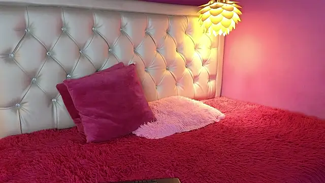 Snapshot of ivonne_heaven chatting on 02/26/26, 04:23 ivonne heaven online show from 02/26/26, 04:23