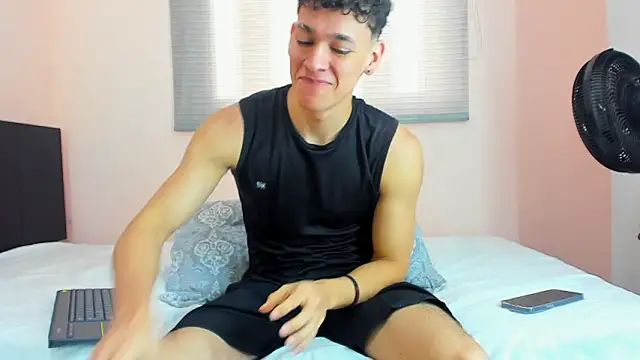 Snapshot of Muscle__Myke chatting on 02/25/26, 01:00 Muscle Myke online show from 02/25/26, 01:00