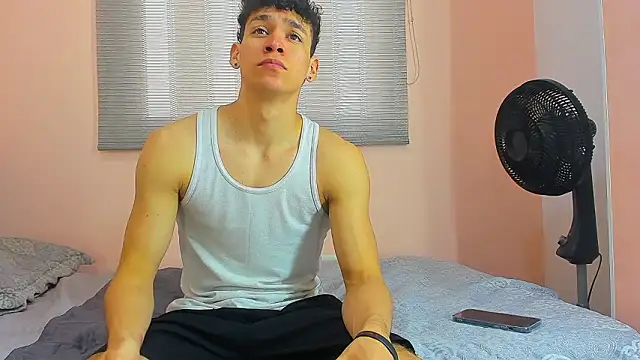 Snapshot of Muscle__Myke chatting on 02/21/26, 12:29 Muscle Myke online show from 02/21/26, 12:29