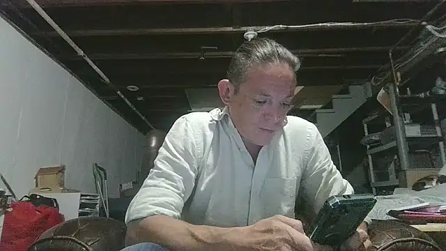 Snapshot of ShadowLove85 chatting on 06/30/26, 03:39 ShadowLove85 online show from 06/30/26, 03:39