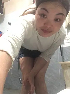 Snapshot of newbaby1 chatting on 02/13/26, 10:54 newbaby1 online show from 02/13/26, 10:54