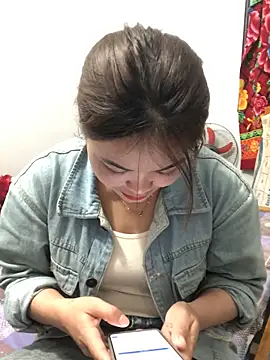 Snapshot of newbaby1 chatting on 02/25/26, 01:33 newbaby1 online show from 02/25/26, 01:33