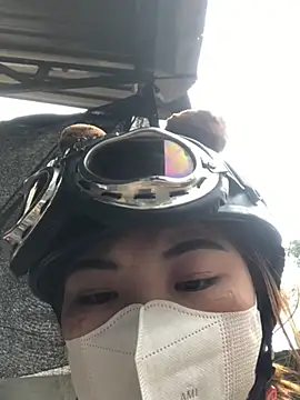 Snapshot of newbaby1 chatting on 02/13/26, 04:12 newbaby1 online show from 02/13/26, 04:12