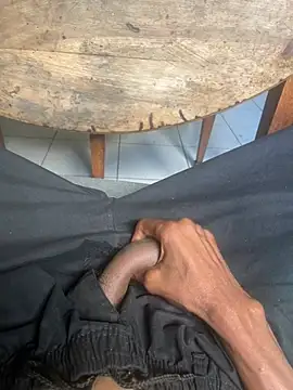 longuebitenoire971 online show from 02/20/26, 05:59