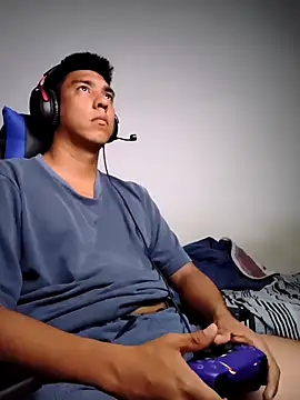 Snapshot of mamichula266 chatting on 02/20/26, 04:42 mamichula266 online show from 02/20/26, 04:42