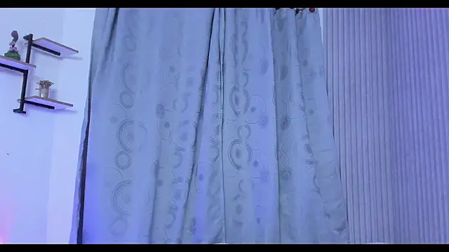 RaiderandRoxie1 online show from 04/21/26, 01:42