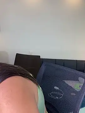 Snapshot of Hanna_Williams__ chatting on 02/12/26, 03:17 Hanna Williams online show from 02/12/26, 03:17