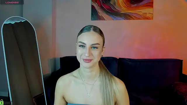 Snapshot of Silen_Tori chatting on 02/19/26, 09:39 Silen Tori online show from 02/19/26, 09:39