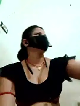 Snapshot of karishma_Bhabhi chatting on 02/28/26, 12:10 karishma Bhabhi online show from 02/28/26, 12:10