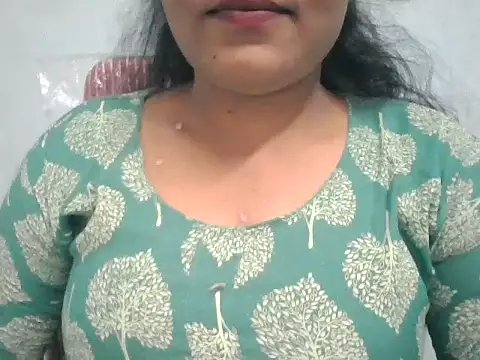 Snapshot of Rathi-priyaa chatting on 06/12/26, 05:38 Rathi-priyaa online show from 06/12/26, 05:38