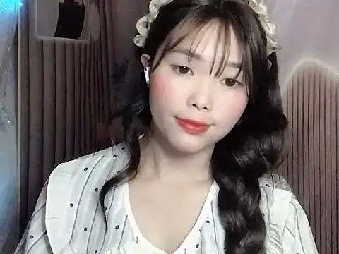 Snapshot of Girl-crazy1 chatting on 02/25/26, 02:34 Girl-crazy1 online show from 02/25/26, 02:34