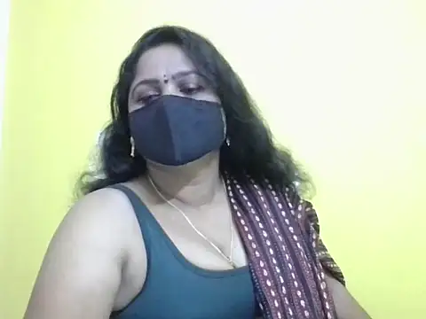 anu-reddyy online show from 04/24/26, 11:01