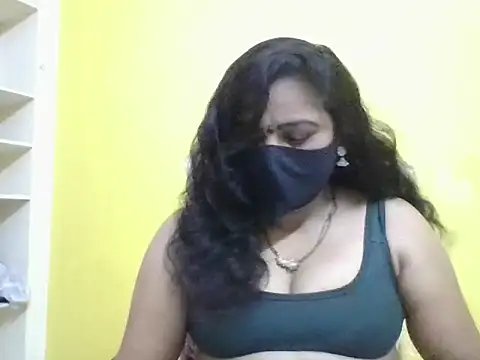 anu-reddyy online show from 04/17/26, 05:10