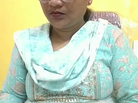 anu-reddyy online show from 06/02/26, 03:28