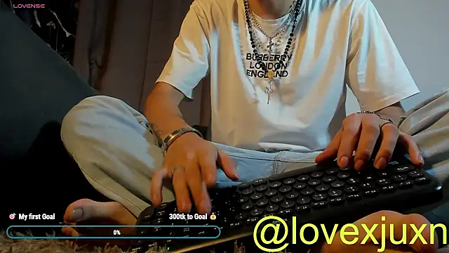 LovexJuxn8 online show from 03/14/26, 09:21