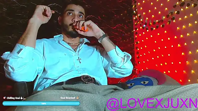 LovexJuxn8 online show from 05/26/26, 03:04