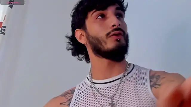 LovexJuxn8 online show from 02/19/26, 07:33