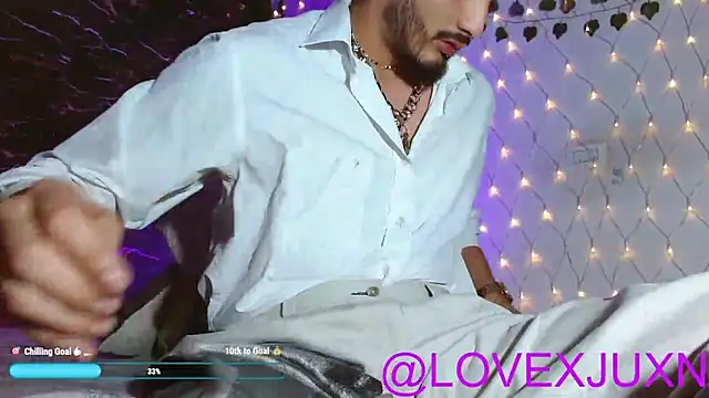 LovexJuxn8 online show from 05/20/26, 03:03
