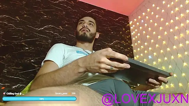 LovexJuxn8 online show from 04/17/26, 08:22