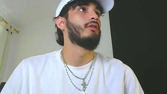 LovexJuxn8 online show from 02/18/26, 07:32