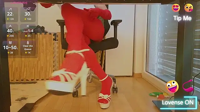 Snapshot of Tambiennylon chatting on 02/19/26, 09:28 Tambiennylon online show from 02/19/26, 09:28