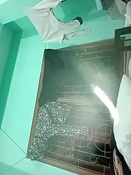 Desiyoungcouple15 online show from 02/25/26, 06:52