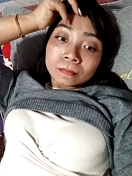 Snapshot of cute-shine chatting on 02/25/26, 05:07 cute-shine online show from 02/25/26, 05:07