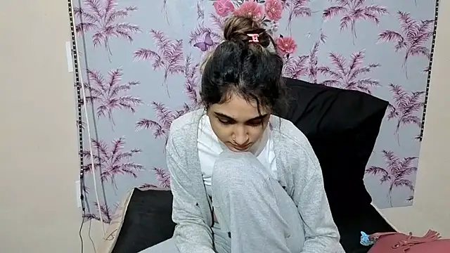 Snapshot of Amber_Rose06 chatting on 06/18/26, 05:17 Amber Rose06 online show from 06/18/26, 05:17