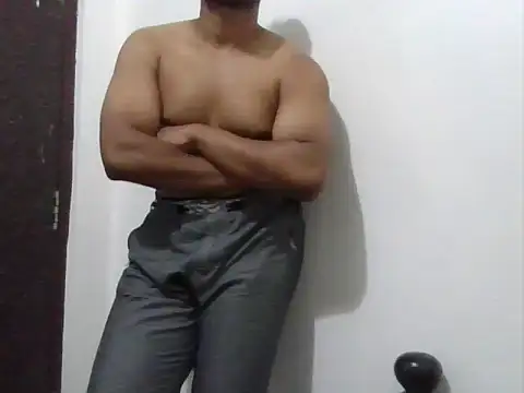 Snapshot of muscledad111 chatting on 02/21/26, 05:15 muscledad111 online show from 02/21/26, 05:15