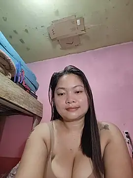 Snapshot of sweety_pie18 chatting on 02/23/26, 12:12 sweety pie18 online show from 02/23/26, 12:12