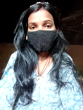 Snapshot of Desi_Couple_P chatting on 04/23/26, 01:34 Desi Couple P online show from 04/23/26, 01:34