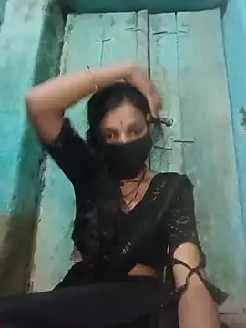 Snapshot of Desi_Couple_P chatting on 06/29/26, 02:06 Desi Couple P online show from 06/29/26, 02:06