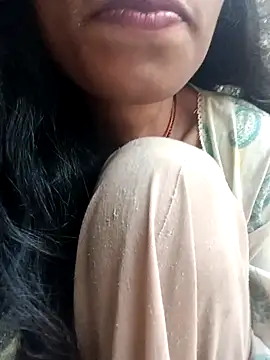 Snapshot of Desi_Couple_P chatting on 05/07/26, 12:48 Desi Couple P online show from 05/07/26, 12:48