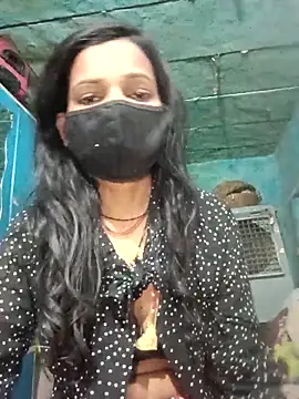 Snapshot of Desi_Couple_P chatting on 04/19/26, 12:44 Desi Couple P online show from 04/19/26, 12:44