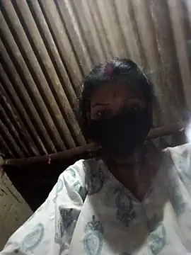 Snapshot of Desi_Couple_P chatting on 04/21/26, 03:29 Desi Couple P online show from 04/21/26, 03:29