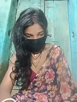 Snapshot of Desi_Couple_P chatting on 06/26/26, 01:50 Desi Couple P online show from 06/26/26, 01:50