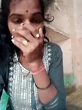 Snapshot of Desi_Couple_P chatting on 05/08/26, 12:47 Desi Couple P online show from 05/08/26, 12:47