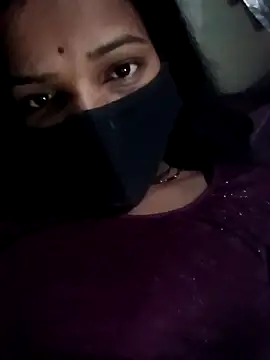 Snapshot of Desi_Couple_P chatting on 04/15/26, 01:00 Desi Couple P online show from 04/15/26, 01:00