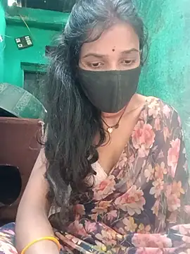 Snapshot of Desi_Couple_P chatting on 06/18/26, 01:48 Desi Couple P online show from 06/18/26, 01:48