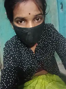 Snapshot of Desi_Couple_P chatting on 05/19/26, 03:19 Desi Couple P online show from 05/19/26, 03:19
