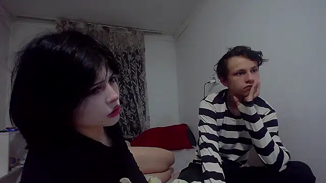 Snapshot of MegaanCollins chatting on 04/15/26, 05:39 MegaanCollins online show from 04/15/26, 05:39