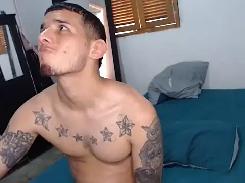 Snapshot of HotSinlge chatting on 02/11/26, 02:06 HotSinlge online show from 02/11/26, 02:06