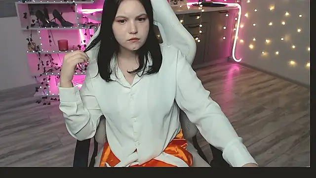 lily milleerr online show from 02/24/26, 06:42