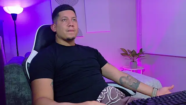  robertobaggioo online show from 07/11/26, 06:24