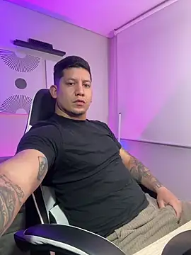  robertobaggioo online show from 04/04/26, 12:56