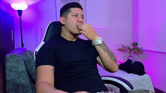 robertobaggioo online show from 07/24/26, 12:23
