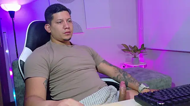 robertobaggioo online show from 07/10/26, 12:38