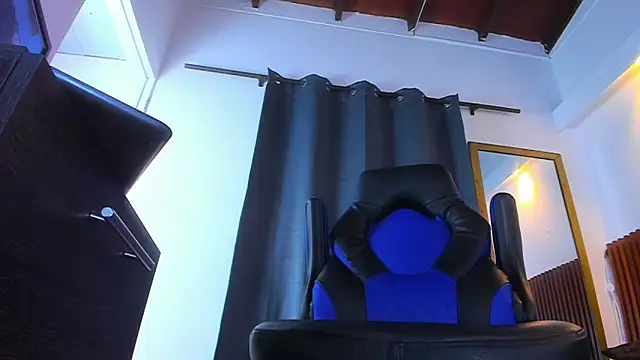 Max hotlatin2 online show from 02/14/26, 04:51